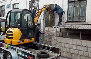 Демонтированы мемориальные барельефы Брежнева