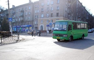 Ужесточить контроль за поведением водителей маршрутных такси требуют от власти