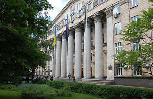 «Батькивщина» привела в горсовет уголовника?