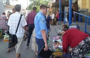 Полиция снова показывает свое «мастерство» на бабушках с укропом