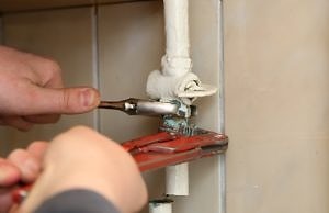 Горсовет запретил отключать свет, газ и воду за долги