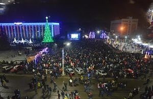 Молчим и празднуем. Кому на самом деле предназначался концерт и салют