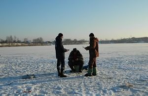 Как выжить на льду: в Каменском спасатели провели профилактический рейд