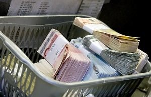 Мороховы пытаются взять в долг