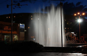 Фонтан на «МИРе» стал музыкальным