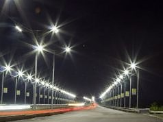 В Каменском продолжаются работы по восстановлению наружного освещения