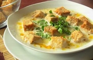 Сырный суп — быстрое, сытное и согревающее блюдо