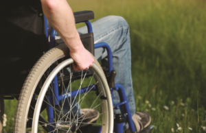 У инвалида колясочника появилась надежда на решение проблемы с пандусом