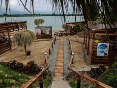 Распоряжение на аренду земли у Голубого озера может быть незаконным. Вернут ли пляж людям?