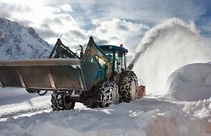 «А вам расчистили дорогу?». Как расчищают Елизаветовку