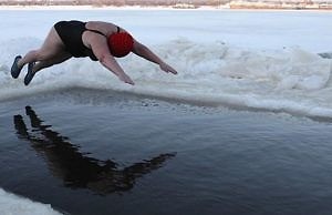 Что нужно знать: как купаться на Крещение и не навредить себе