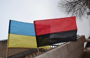 Партия секретаря горсовета предлагает чествовать Бандеру поднятием красно – черного флага над мэрией