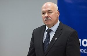 Лидер Каменской «Основы» работает на два фронта?