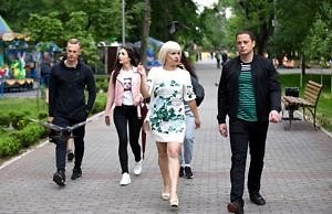 Мэр Каменского на открытии сезона в Центральном парке