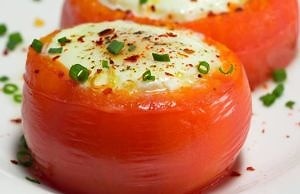 Помидоры фаршированные брынзой и яйцом