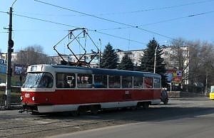 Каким категориям населения Каменского компенсируют проезд в трамвае