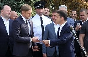 Новый губернатор провел первый прием граждан в Каменском