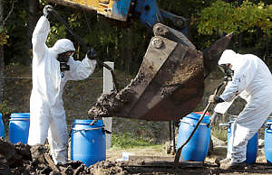 Жители Каменского против открытия производства по сбору, хранению и переработке опасных отходов