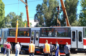 В Каменское прибыл еще один трамвай из Чехии