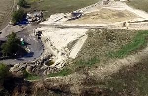 Село под Днепром может остаться без воды из-за добычи песка