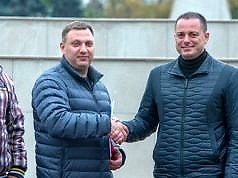 Саусь борется с торгующими бабушками застраивая тротуары МАФами