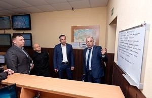 Руководитель ЕДС возмущен звонками горожан по поводу аварийных ситуаций.