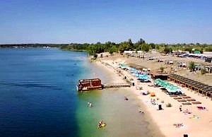 Блакитні озера біля Кам’янського. Які проблеми із доступом до цієї водойми з’явились останніми роками?