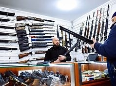 В Каменском и области сняли запрет на продажу оружия