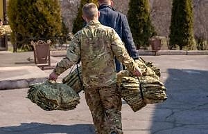 Защитники Каменского получили очередную партию военной формы