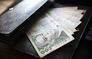 Почему задерживают выплату помощи в 6500 гривен