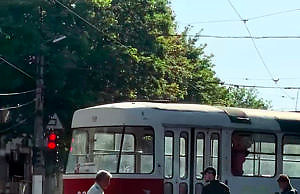 В Каменском сошел с рельсов трамвай