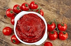 Як у селі готують томатну пасту з помідорів, вирощених на своєму городі: швидко та просто