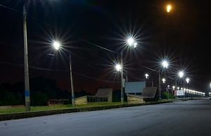 В Каменском будут включать уличное освещение