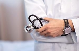 Правительство установило финансовые гарантии для медиков