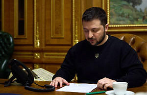 Зеленский подписал закон об оплате налогов и коммуналки электронными деньгами