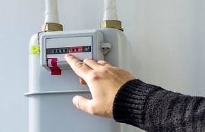 Недавно в Украине возобновили поверку бытовых счетчиков: что грозит потребителю