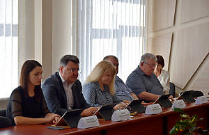 В Каменском состоялось заседание исполкома: что обсуждали