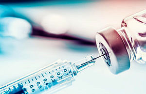 Кабмин разрешил проводить вакцинацию в аптеках