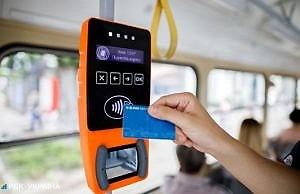 Электронные билеты для общественного транспорта приравняют к бумажным