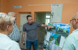 В больницах Каменского продолжают ремонтные работы