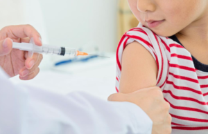 Невакцинированных детей могут не допустить в школу